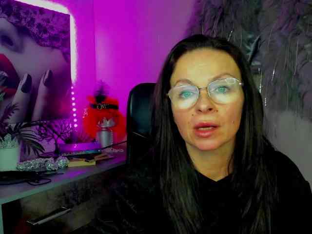 HelenSHOW1 webcam
