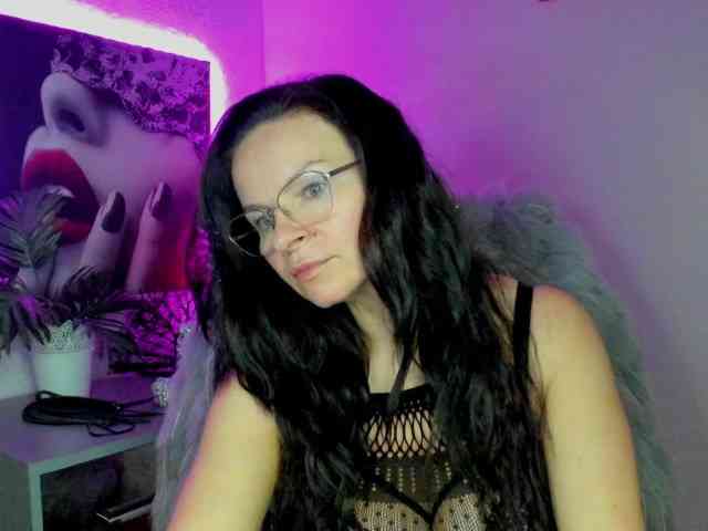 HelenSHOW1 webcam