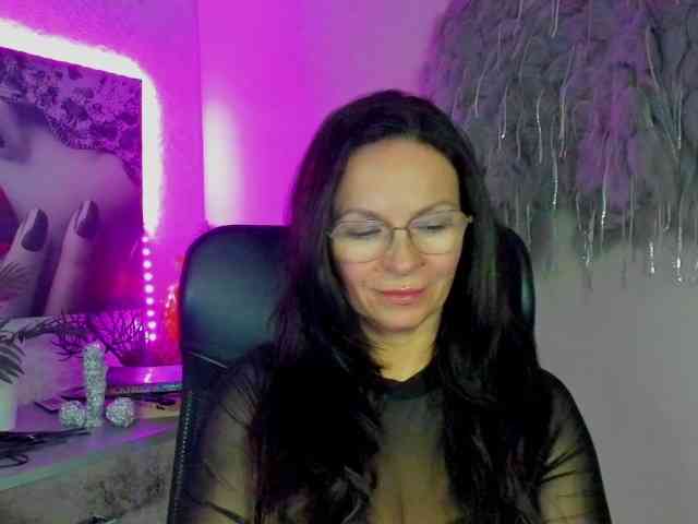 HelenSHOW1 webcam