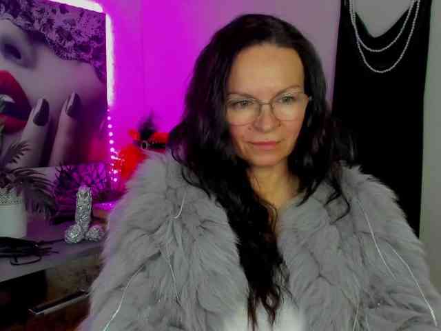 HelenSHOW1 Live Webcam on BongaCams