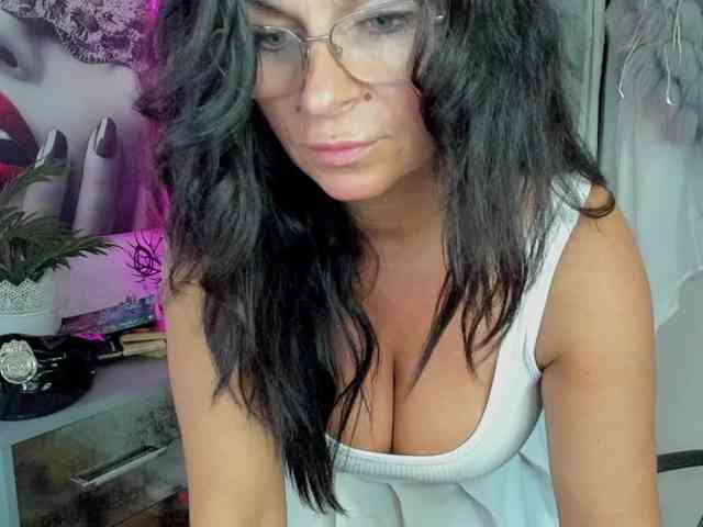 HelenSHOW1 webcam