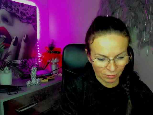 HelenSHOW1 webcam