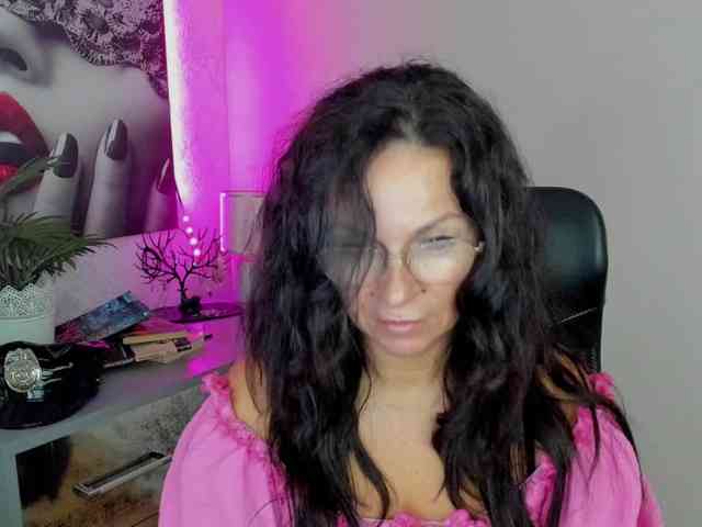 HelenSHOW1 webcam