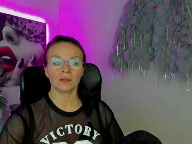 HelenSHOW1 webcam