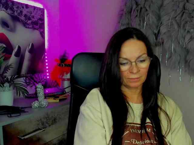 HelenSHOW1 webcam