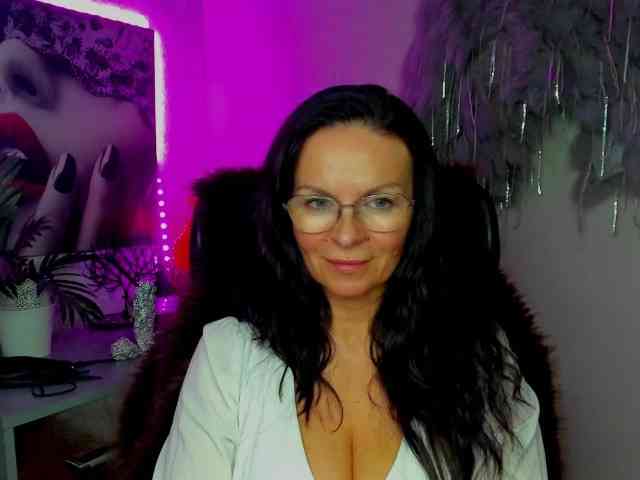 HelenSHOW1 webcam