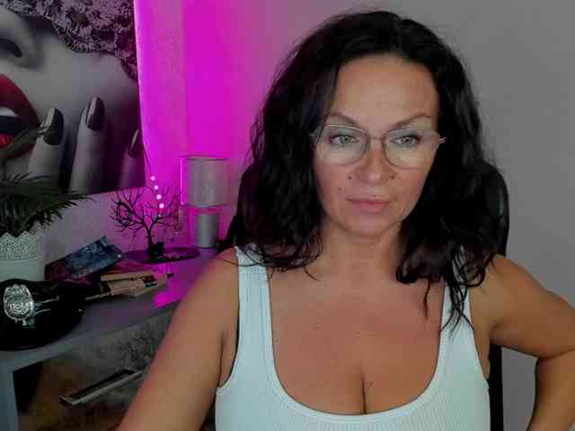 HelenSHOW1 webcam