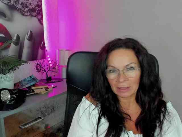 HelenSHOW1 webcam