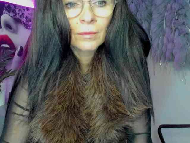 HelenSHOW1 webcam