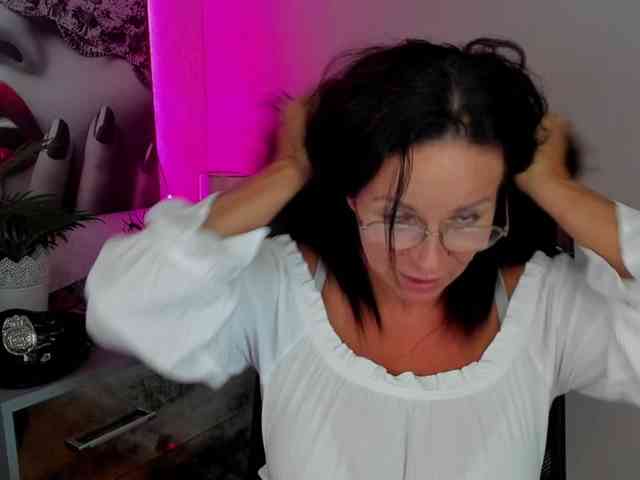 HelenSHOW1 webcam