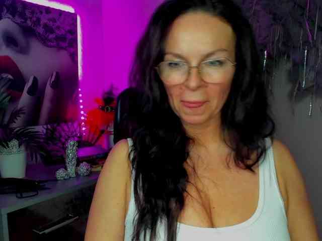 HelenSHOW1 webcam