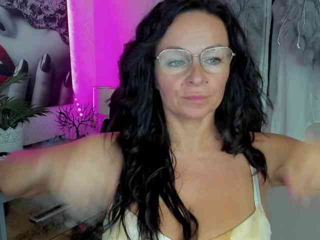 HelenSHOW1 webcam