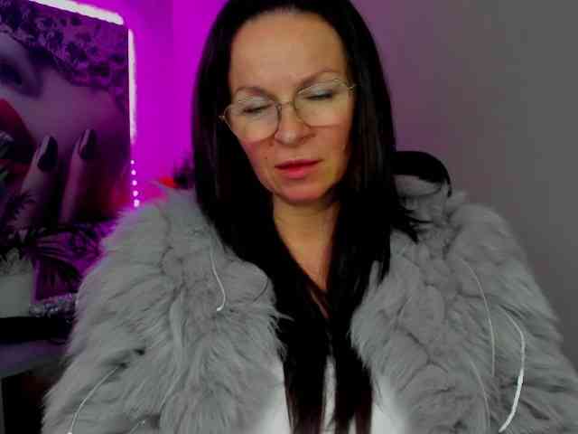 HelenSHOW1 webcam