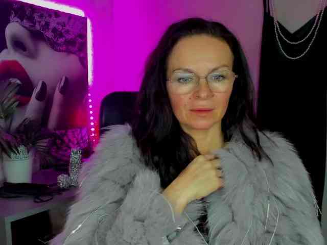 HelenSHOW1 webcam