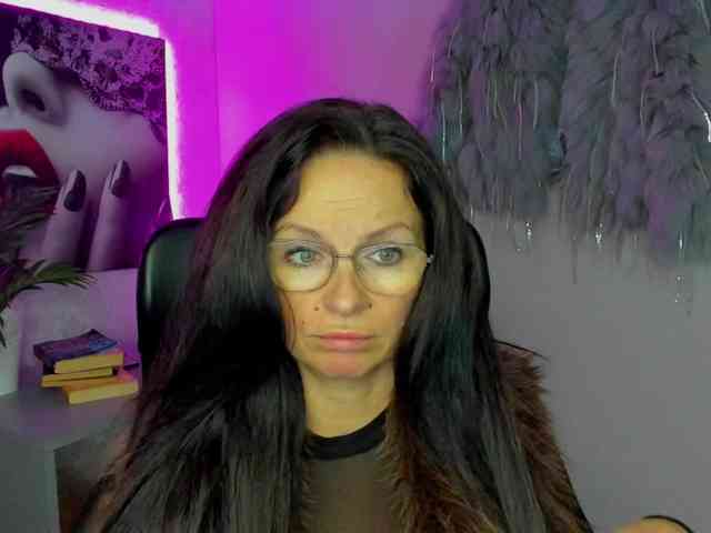 HelenSHOW1 webcam