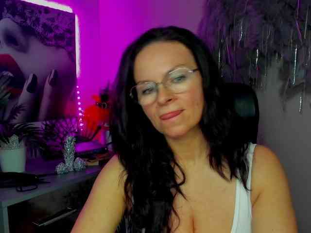 HelenSHOW1 webcam