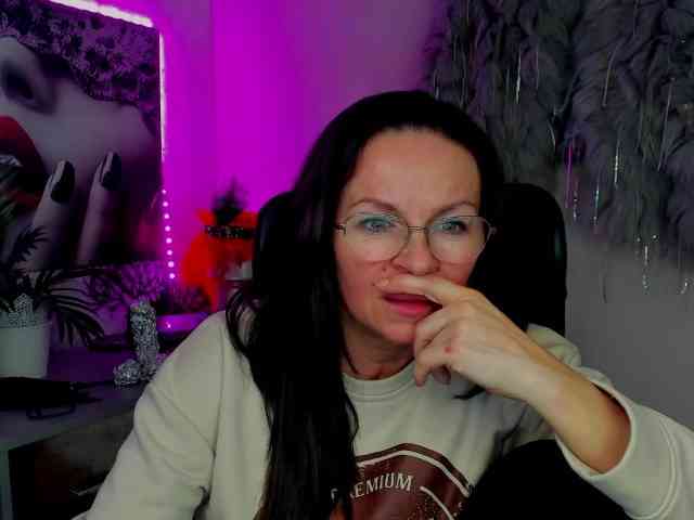 HelenSHOW1 webcam