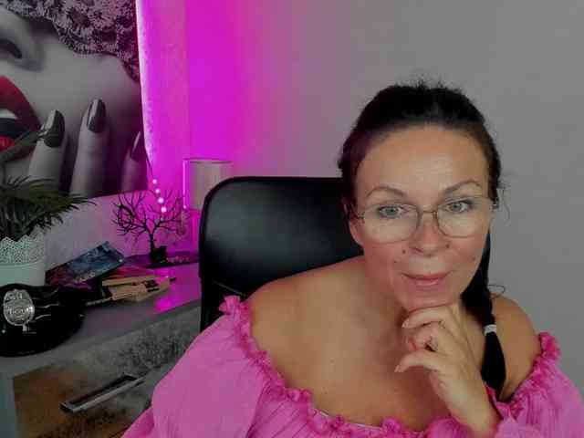 HelenSHOW1 webcam