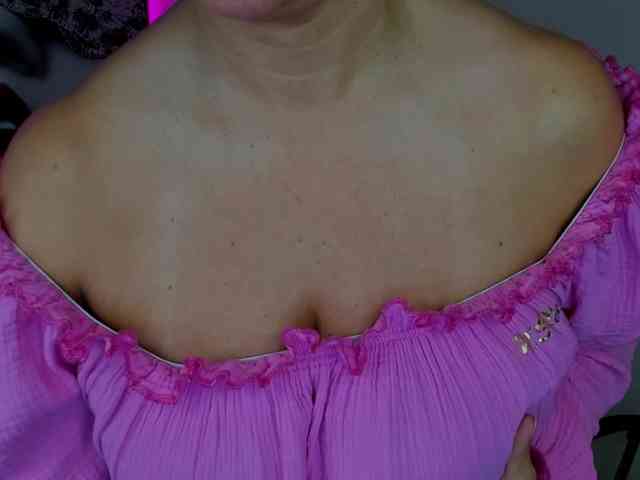 HelenSHOW1 webcam