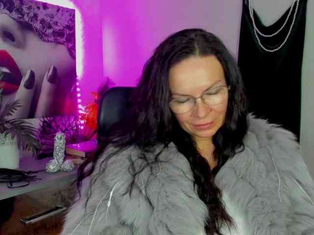 HelenSHOW1 webcam