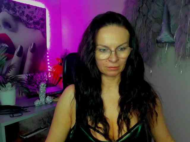 HelenSHOW1 webcam