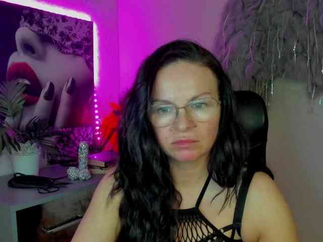 HelenSHOW1 webcam