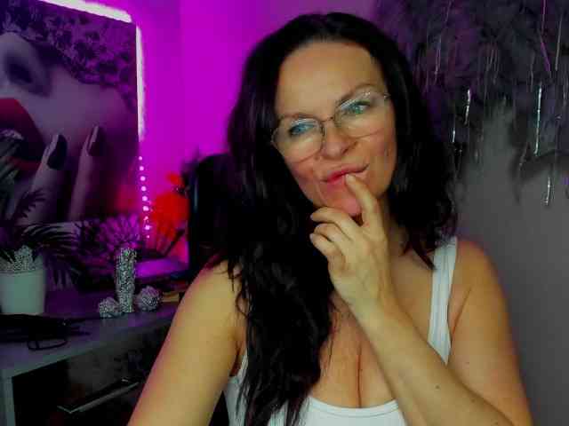 HelenSHOW1 webcam