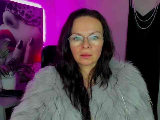 HelenSHOW1 webcam