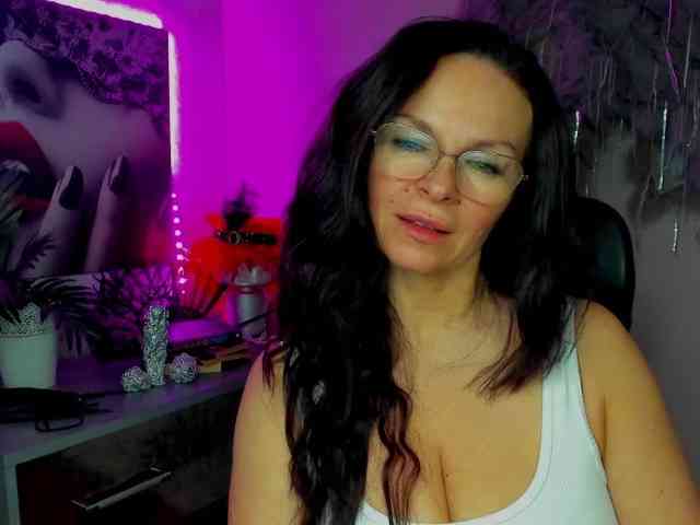 HelenSHOW1 webcam