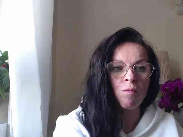 HelenSHOW1 webcam