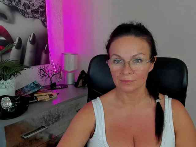HelenSHOW1 webcam