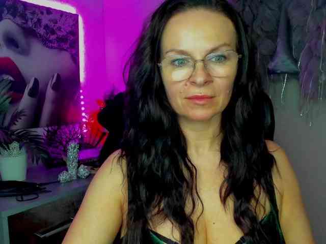 HelenSHOW1 webcam