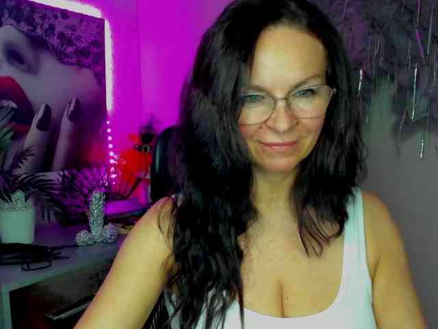 HelenSHOW1 webcam
