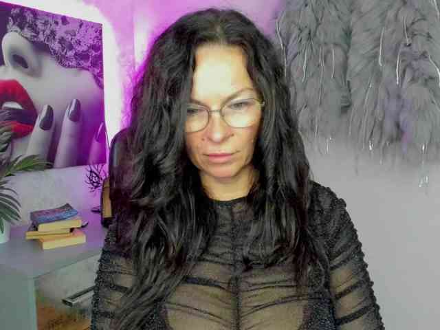 HelenSHOW1 webcam