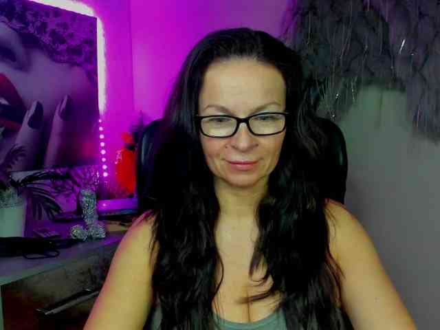 HelenSHOW1 webcam