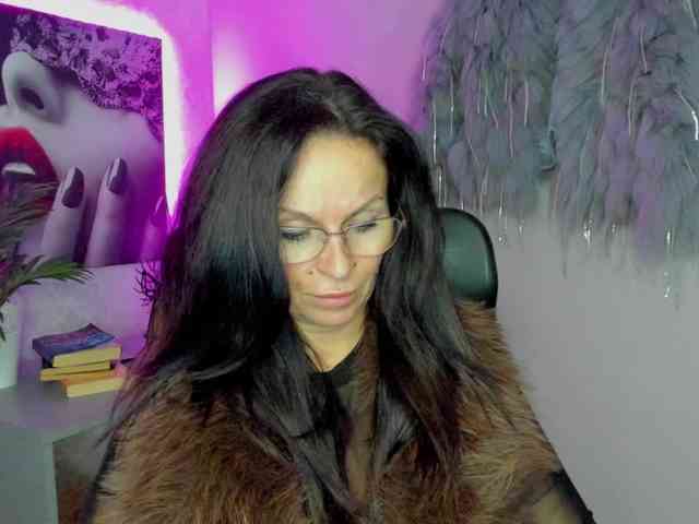 HelenSHOW1 webcam