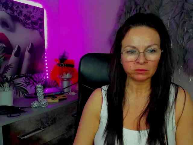 HelenSHOW1 webcam
