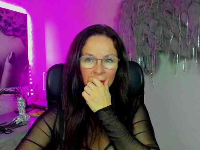 HelenSHOW1 webcam