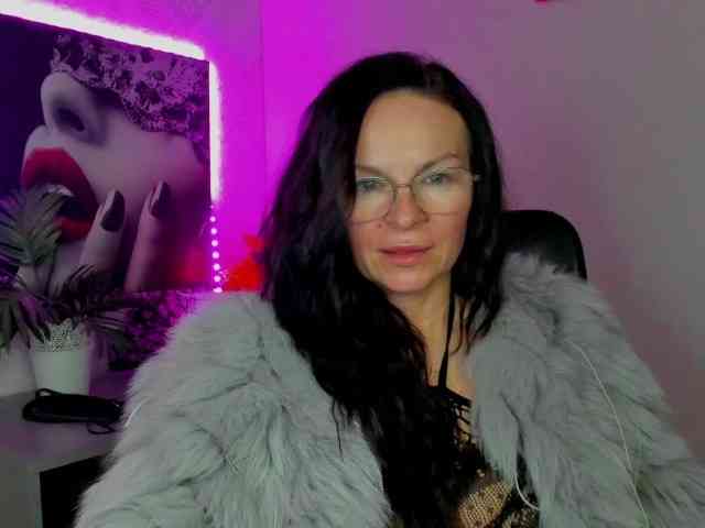 HelenSHOW1 webcam