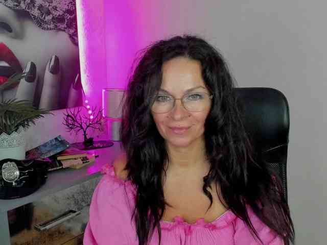 HelenSHOW1 webcam