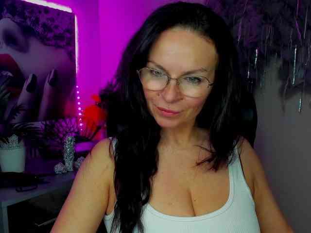 HelenSHOW1 webcam