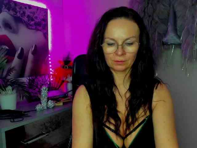 HelenSHOW1 webcam