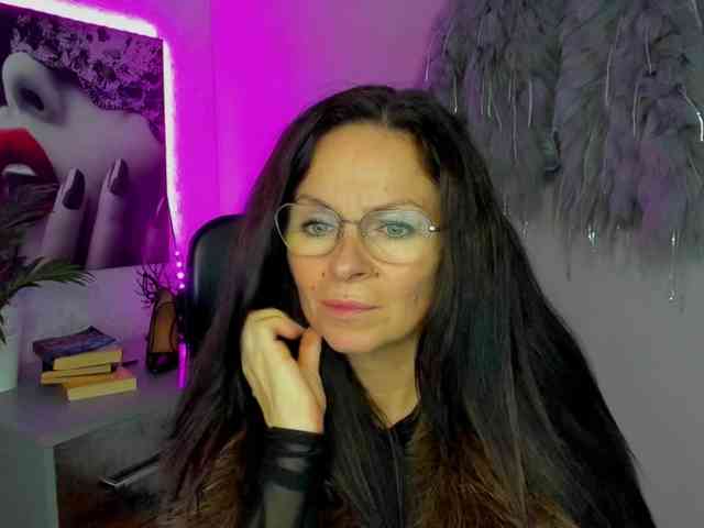 HelenSHOW1 webcam