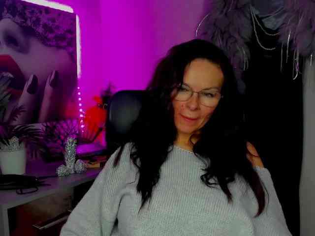 HelenSHOW1 webcam
