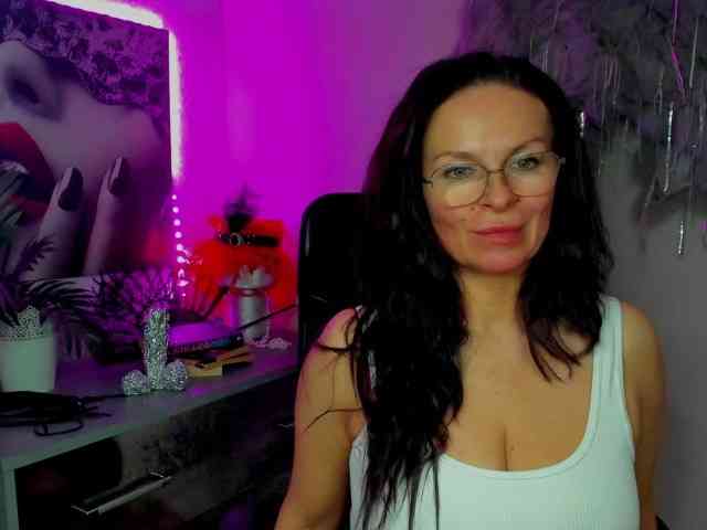 HelenSHOW1 webcam