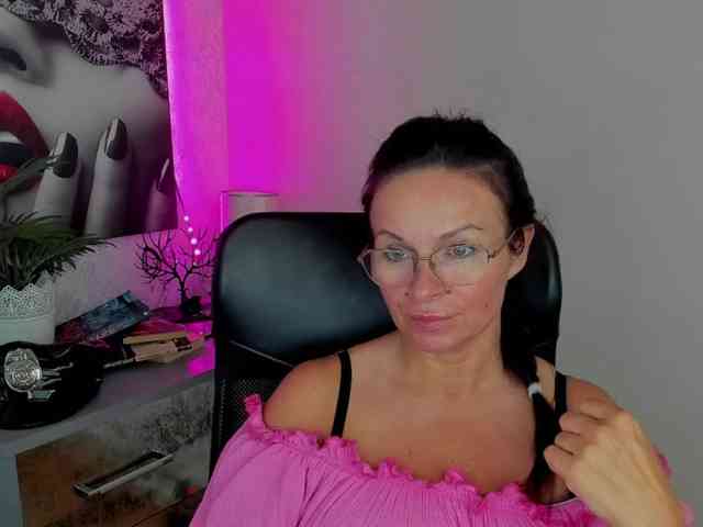 HelenSHOW1 webcam
