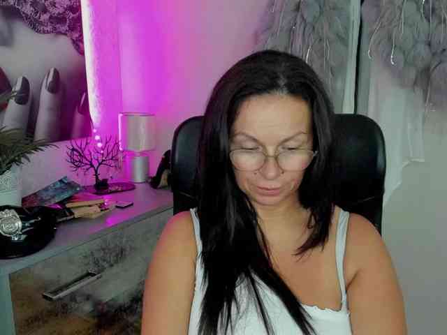 HelenSHOW1 webcam