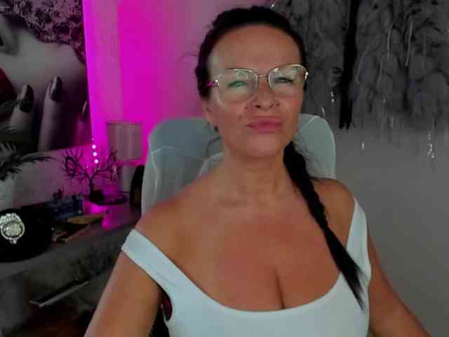 HelenSHOW1 webcam