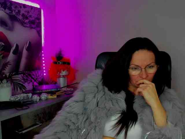 HelenSHOW1 webcam