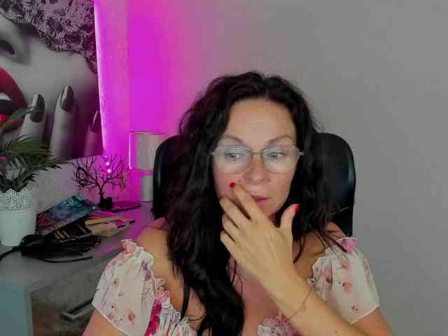 HelenSHOW1 webcam